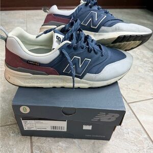 New Balance 997H Men's Navy and Burgundy Sneakers Size 10.5